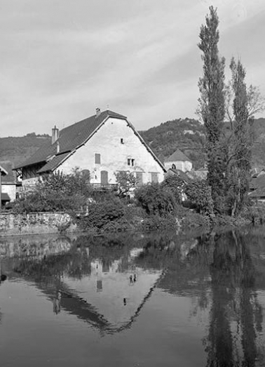 Vue générale depuis la rive gauche de la Loue. © Région Bourgogne-Franche-Comté, Inventaire du patrimoine