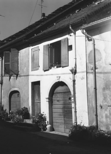 Façade antérieure de trois quarts droit. © Région Bourgogne-Franche-Comté, Inventaire du patrimoine