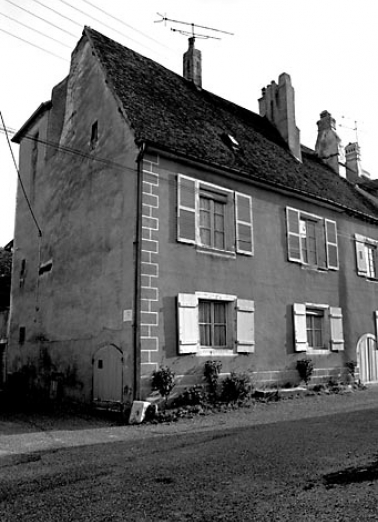 Façade antérieure. © Région Bourgogne-Franche-Comté, Inventaire du patrimoine Façade antérieure. © Région Bourgogne-Franche-Comté, Inventaire du patrimoine