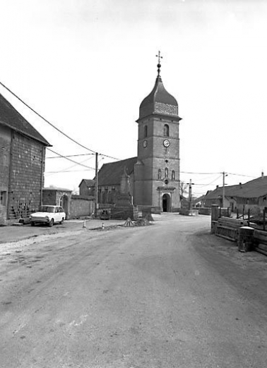 Vue sur le clocher. © Région Bourgogne-Franche-Comté, Inventaire du patrimoine