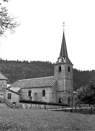Façade antérieure et face latérale gauche. © Région Bourgogne-Franche-Comté, Inventaire du patrimoine Façade antérieure et face latérale gauche. © Région Bourgogne-Franche-Comté, Inventaire du patrimoine