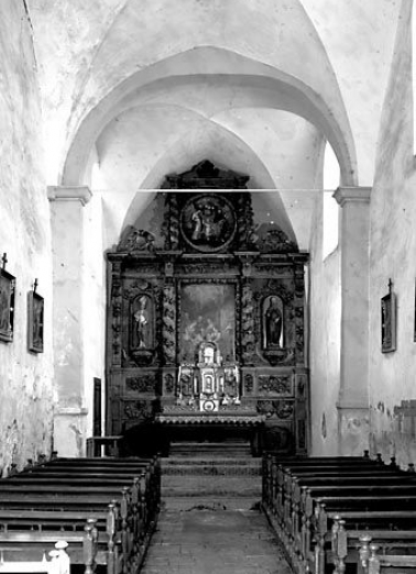 Intérieur : la nef et le choeur vus depuis l'entrée. © Région Bourgogne-Franche-Comté, Inventaire du patrimoine