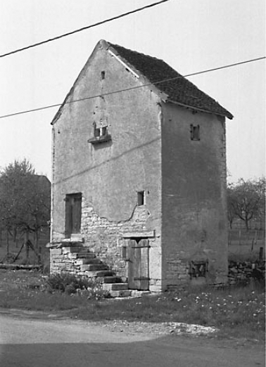 Vue  de trois quarts droit. © Région Bourgogne-Franche-Comté, Inventaire du patrimoine