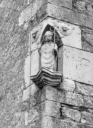 Détail : statue évêque. © Région Bourgogne-Franche-Comté, Inventaire du patrimoine