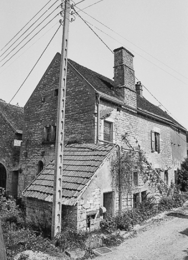 Façade antérieure et latérale gauche. © Région Bourgogne-Franche-Comté, Inventaire du patrimoine