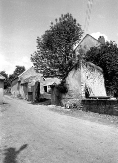 Vue d'ensemble depuis la rue. © Région Bourgogne-Franche-Comté, Inventaire du patrimoine
