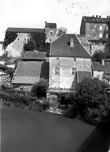 Vue d'ensemble depuis l'Ognon. © Région Bourgogne-Franche-Comté, Inventaire du patrimoine