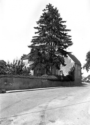 Vue d'ensemble depuis la rue. © Région Bourgogne-Franche-Comté, Inventaire du patrimoine