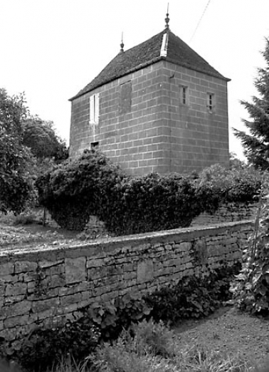 Vue d'ensemble depuis la rue. © Région Bourgogne-Franche-Comté, Inventaire du patrimoine