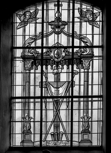 Baie n° 1 : instruments de la Passion. © Région Bourgogne-Franche-Comté, Inventaire du patrimoine