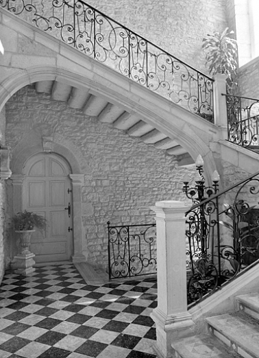 Bâtiments conventuels. Escalier : vue générale. © Région Bourgogne-Franche-Comté, Inventaire du patrimoine