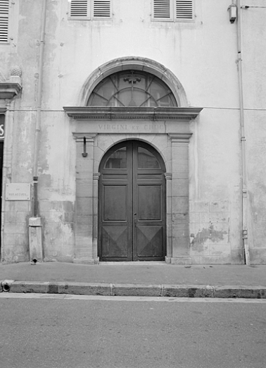 Façade sur rue Sébile, portail de la chapelle. © Région Bourgogne-Franche-Comté, Inventaire du patrimoine