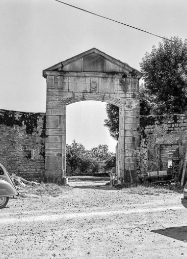 Le portail. © Région Bourgogne-Franche-Comté, Inventaire du patrimoine