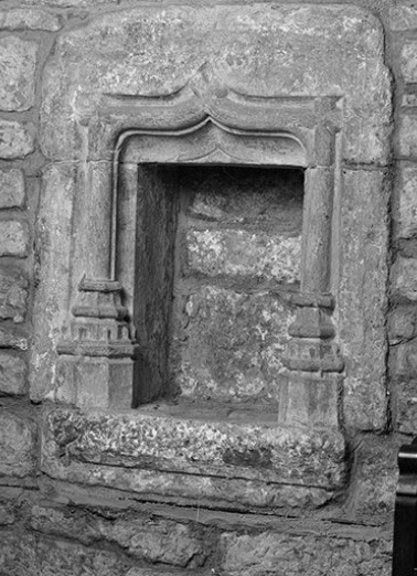 2e chapelle droite : lavabo. © Région Bourgogne-Franche-Comté, Inventaire du patrimoine