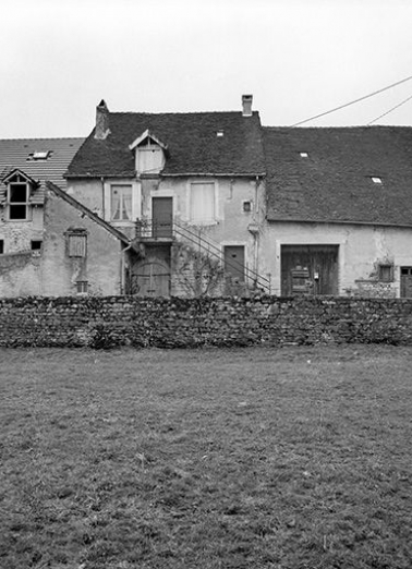 Façade antérieure, vue de face. © Région Bourgogne-Franche-Comté, Inventaire du patrimoine Façade antérieure, vue de face. © Région Bourgogne-Franche-Comté, Inventaire du patrimoine