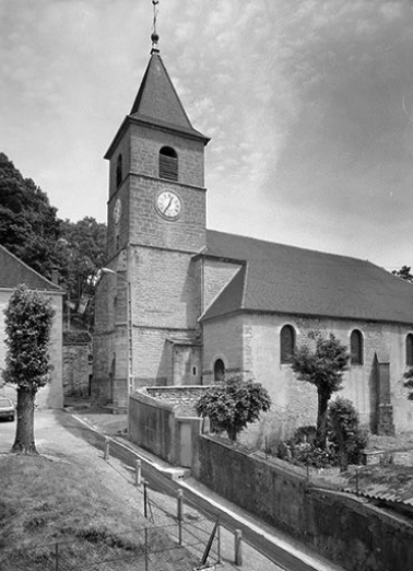 Face droite. © Région Bourgogne-Franche-Comté, Inventaire du patrimoine Face droite. © Région Bourgogne-Franche-Comté, Inventaire du patrimoine