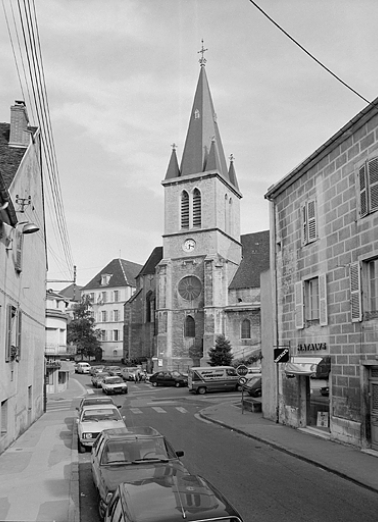 Eglise Saint-Désiré. Vue générale du clocher. © Région Bourgogne-Franche-Comté, Inventaire du patrimoine