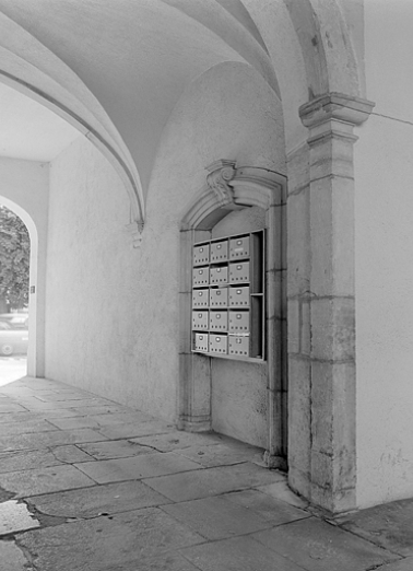 Bâtiments conventuels, le passage d'entrée. © Région Bourgogne-Franche-Comté, Inventaire du patrimoine