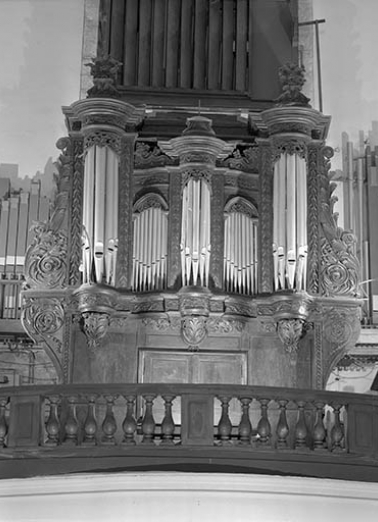 Grand orgue, vu de face en contre-plongée. © Région Bourgogne-Franche-Comté, Inventaire du patrimoine