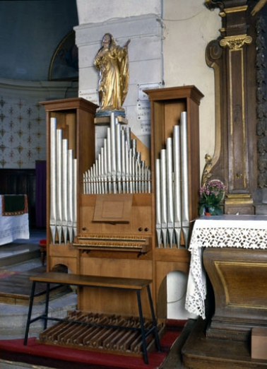 Orgue de choeur, vu de trois quarts droit. © Région Bourgogne-Franche-Comté, Inventaire du patrimoine