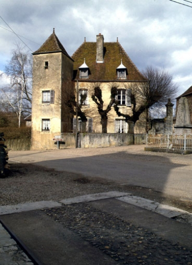 Vue d'ensemble depuis la rue. © Région Bourgogne-Franche-Comté, Inventaire du patrimoine