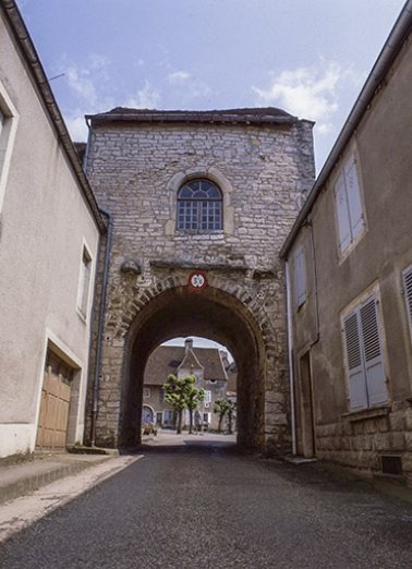 Porte Saint-Hilaire : façade extérieure. © Région Bourgogne-Franche-Comté, Inventaire du patrimoine