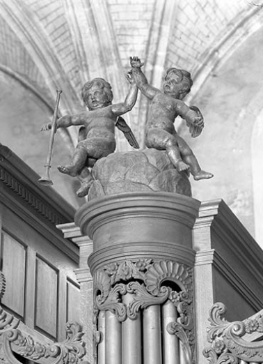 Couronnement de la tourelle centrale. © Région Bourgogne-Franche-Comté, Inventaire du patrimoine