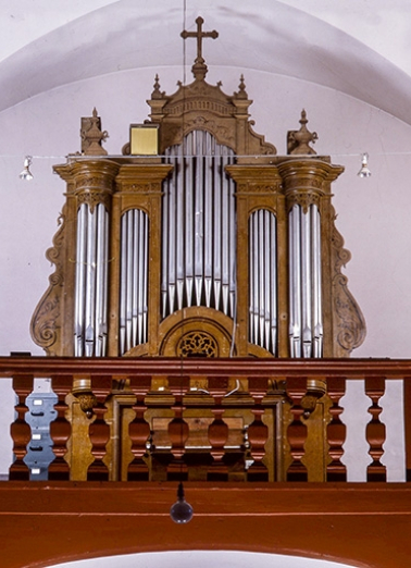 Vue générale de face en contre-plongée. © Région Bourgogne-Franche-Comté, Inventaire du patrimoine