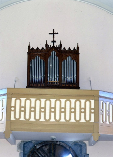 Vue générale de face en contre-plongée. © Région Bourgogne-Franche-Comté, Inventaire du patrimoine