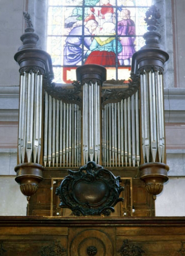 Vue générale de face en contre-plongée. © Région Bourgogne-Franche-Comté, Inventaire du patrimoine