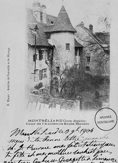 Montbéliard. Choses disparues. Cour de l'Ancienne Ecole Modèle, avant 1900. © Région Bourgogne-Franche-Comté, Inventaire du patrimoine