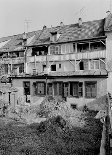 Maison 45, rue Georges-Clémenceau. Galeries ouvrant sur le jardin. 18e ou début 19e siècle. © Région Bourgogne-Franche-Comté, Inventaire du patrimoine