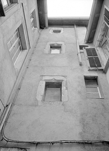 Maison 27, rue des Febvres. Tour d'escalier. Première moitié 16e siècle. © Région Bourgogne-Franche-Comté, Inventaire du patrimoine