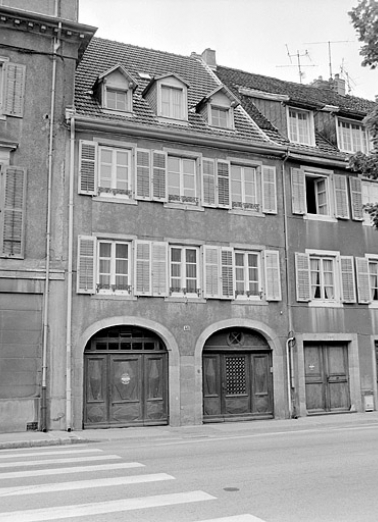 Façade sur rue. © Région Bourgogne-Franche-Comté, Inventaire du patrimoine Façade sur rue. © Région Bourgogne-Franche-Comté, Inventaire du patrimoine