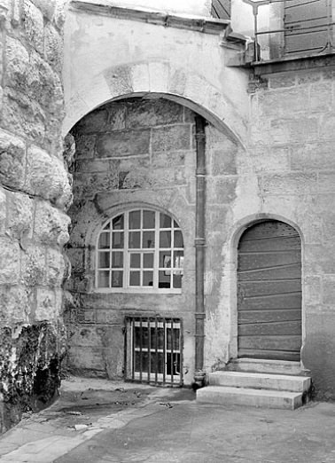 Arc soutenant la tourelle d'escalier de la tour Henriette. © Région Bourgogne-Franche-Comté, Inventaire du patrimoine
