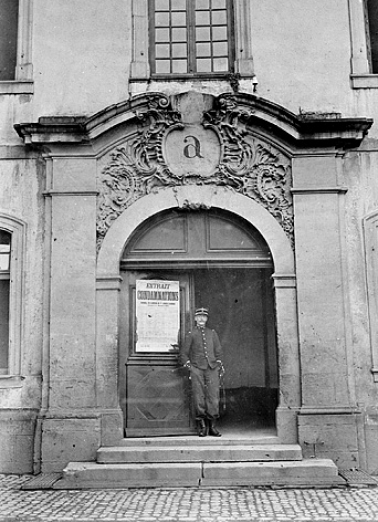 Portail du corps de bâtiment principal, fin 19e siècle. © Région Bourgogne-Franche-Comté, Inventaire du patrimoine