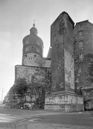 Tour Henriette et tour en éperon. © Région Bourgogne-Franche-Comté, Inventaire du patrimoine