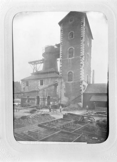 Le haut-fourneau vu du nord, à la fin du 19e siècle. © Région Bourgogne-Franche-Comté, Inventaire du patrimoine Le haut-fourneau vu du nord, à la fin du 19e siècle. © Région Bourgogne-Franche-Comté, Inventaire du patrimoine