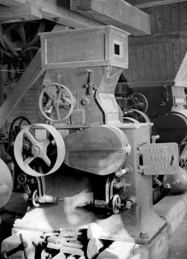 Minoterie, étage : appareil à cylindres Lacroix. © Région Bourgogne-Franche-Comté, Inventaire du patrimoine