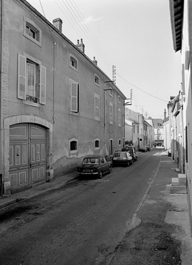 Façade antérieure de trois quarts gauche. © Région Bourgogne-Franche-Comté, Inventaire du patrimoine