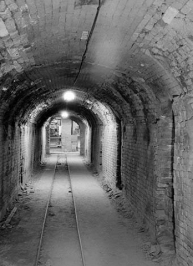 Atelier (A) : intérieur de l'ancien four Hoffmann. © Région Bourgogne-Franche-Comté, Inventaire du patrimoine