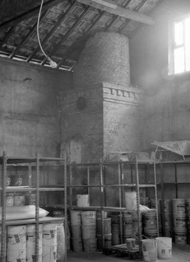 Vestige de la cheminée d'usine. © Région Bourgogne-Franche-Comté, Inventaire du patrimoine Vestige de la cheminée d'usine. © Région Bourgogne-Franche-Comté, Inventaire du patrimoine