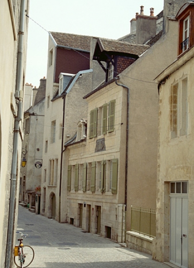 Façade antérieure, de trois quarts droit. © Région Bourgogne-Franche-Comté, Inventaire du patrimoine Façade antérieure, de trois quarts droit. © Région Bourgogne-Franche-Comté, Inventaire du patrimoine