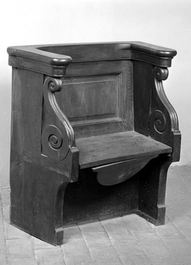 Vue d'une des stalles. © Région Bourgogne-Franche-Comté, Inventaire du patrimoine