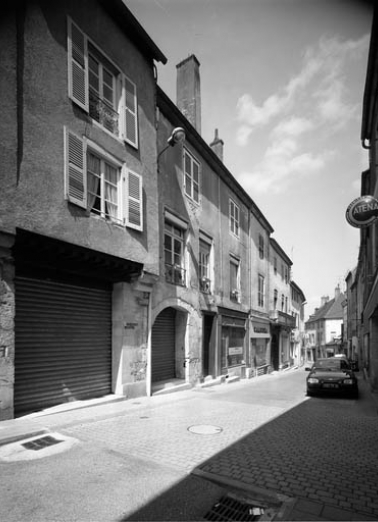 Façade antérieure de trois quarts gauche. © Région Bourgogne-Franche-Comté, Inventaire du patrimoine