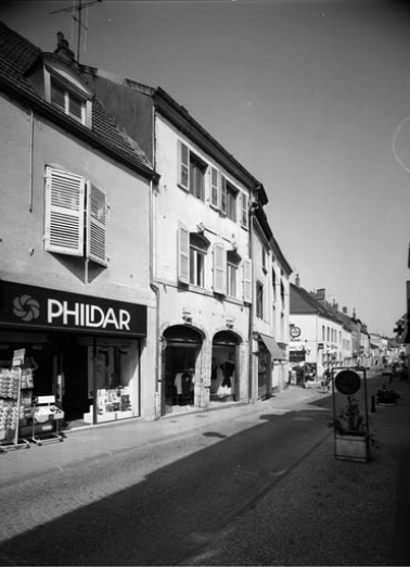 Façade antérieure de trois quarts gauche. © Région Bourgogne-Franche-Comté, Inventaire du patrimoine
