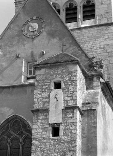 Maison du maître de forges depuis l'entrée de la cour en 1989. © Région Bourgogne-Franche-Comté, Inventaire du patrimoine