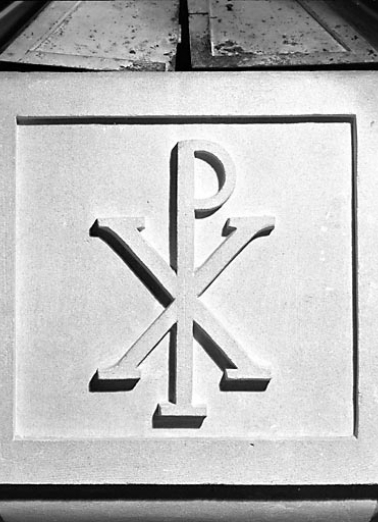 Détail : bas-relief : chrisme. © Région Bourgogne-Franche-Comté, Inventaire du patrimoine