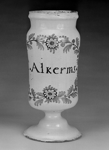 Vue d'un albarello. © Région Bourgogne-Franche-Comté, Inventaire du patrimoine