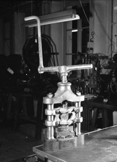 Petite presse à balancier. © Région Bourgogne-Franche-Comté, Inventaire du patrimoine